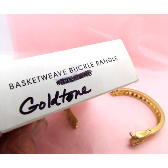 Vintage Avon Goldtone Basketweave Buckle Bangle Bracelet NOS - Picture 6 of 6